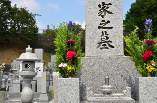 新書 墓相 お墓の話と家運
